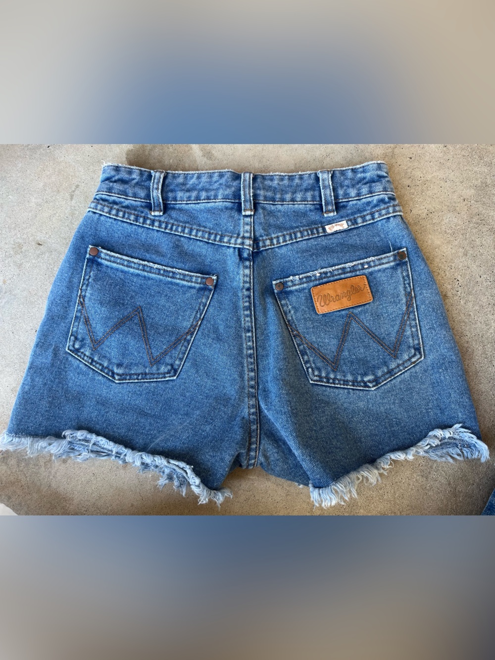 Wrangler x BILLABONG High Rise Shorts